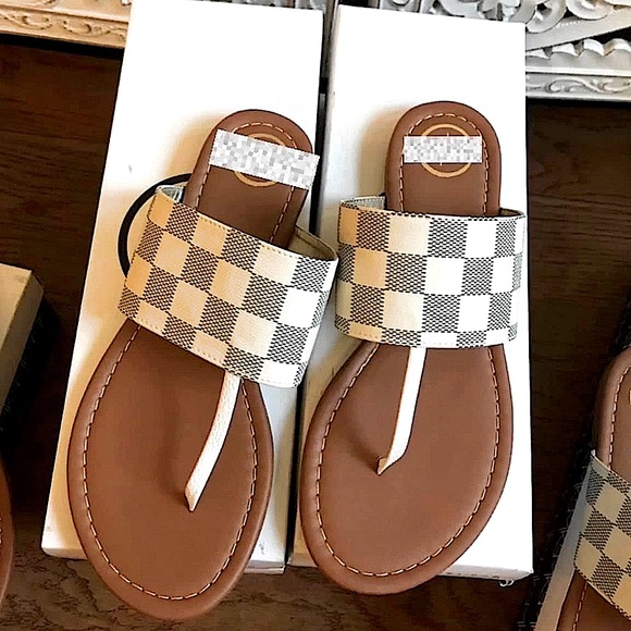 🆕🌿🤍MKS: CREAM/GREY CHECKERED SANDALS SIZE 6 7 10 - Picture 3 of 6